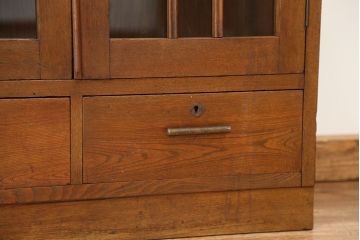 レトロ家具　★レトロなデザインのアンティーク本箱