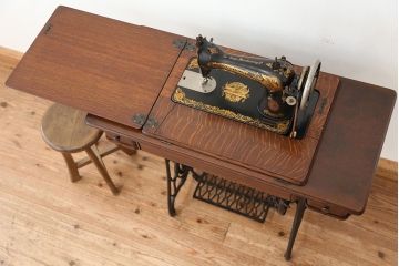 アンティーク家具　アンティーク　足踏みシンガーミシン(SINGER)