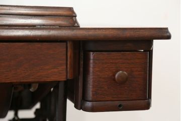 アンティーク家具　アンティーク　足踏みシンガーミシン(SINGER)