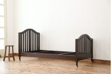 アンティーク家具　☆希少、日本製　古い洋館のアンティークベッドフレーム?　