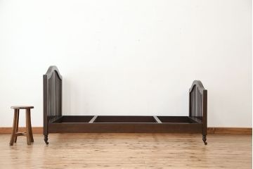 アンティーク家具　☆希少、日本製　古い洋館のアンティークベッドフレーム?　