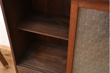 アンティーク家具　アンティーク　古い木の使い込まれたダイヤガラス収納棚(飾り棚・食器棚)