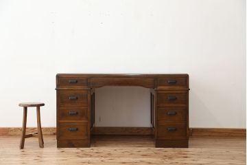レトロ家具　◇アンティーク　レトロなデザインの重厚な両袖机