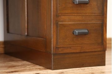 レトロ家具　◇アンティーク　レトロなデザインの重厚な両袖机