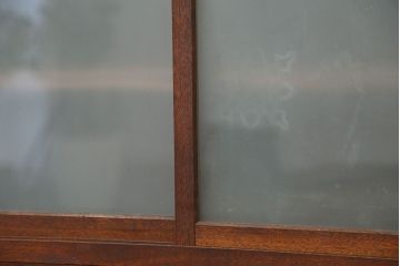 アンティーク家具　アンティーク　可愛いデザイン!古い木のスリガラス入り本箱