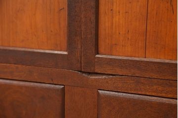 アンティーク家具　アンティーク　可愛いデザイン!古い木のスリガラス入り本箱