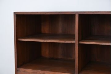 アンティーク家具　アンティーク　古い木のシンプルな引き出し付き飾り棚(収納棚)