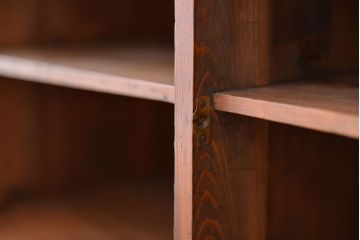 アンティーク家具　アンティーク　古い木のシンプルな引き出し付き飾り棚(収納棚)