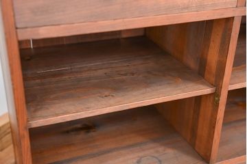 アンティーク家具　アンティーク　古い木のシンプルな引き出し付き飾り棚(収納棚)