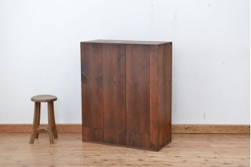 アンティーク家具　アンティーク　古い木のシンプルな引き出し付き飾り棚(収納棚)