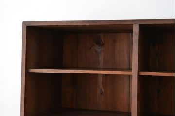 アンティーク家具　アンティーク　古い木の引き出し付き飾り棚(チェスト)