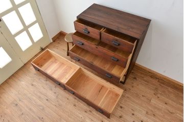 アンティーク家具　★アンティーク　古い木のシンプルなチェスト?