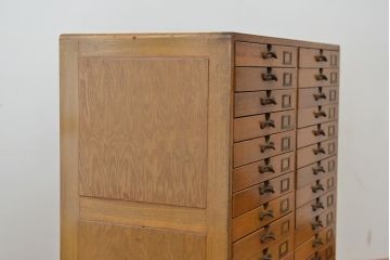 アンティーク家具　アンティーク　素敵なデザイン!古い木の鉄脚書類棚(カルテケース、小引き出し、レコードケース)