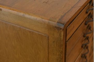 アンティーク家具　アンティーク　素敵なデザイン!古い木の鉄脚書類棚(カルテケース、小引き出し、レコードケース)