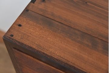 アンティーク家具　★アンティーク　古い木のシンプルなチェスト?