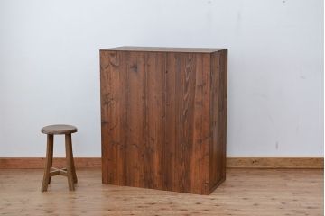 アンティーク家具　★アンティーク　古い木のシンプルなチェスト?