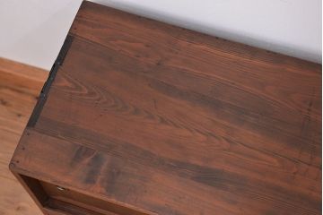アンティーク家具　アンティーク　古い木のシンプルな鉄脚ローボード(収納棚)