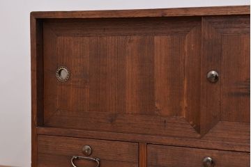 アンティーク家具　アンティーク　古い木のシンプルな鉄脚ローボード(収納棚)