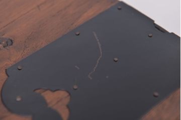アンティーク家具　アンティーク　古い木のシンプルな鉄脚ローボード(収納棚)