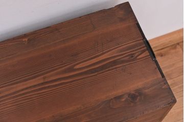 アンティーク家具　アンティーク　古い木のシンプルな鉄脚ローチェスト(ローボード)?