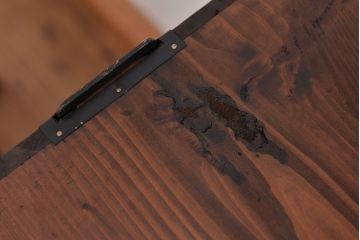 アンティーク家具　アンティーク　古い木のシンプルな鉄脚ローチェスト(ローボード)?