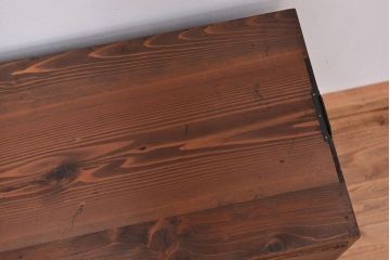 アンティーク家具　アンティーク　古い木のシンプルな鉄脚ローチェスト(ローボード)?