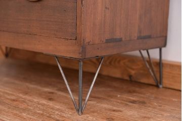 アンティーク家具　アンティーク　古い木のシンプルな鉄脚ローチェスト(ローボード)?