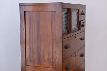 レトロ家具　昭和レトロ　チェッカーガラス引き戸のアンティークチェスト(引き出し)