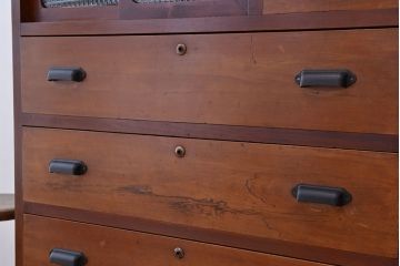 レトロ家具　昭和レトロ　チェッカーガラス引き戸のアンティークチェスト(引き出し)