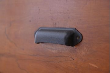 レトロ家具　昭和レトロ　チェッカーガラス引き戸のアンティークチェスト(引き出し)