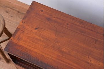 アンティーク家具　アンティーク　可愛いデザイン!3杯引き出し付き　ローボード