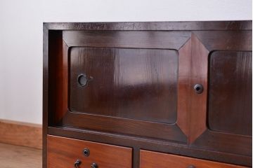 アンティーク家具　アンティーク　可愛いデザイン!3杯引き出し付き　ローボード