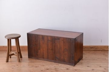 アンティーク家具　アンティーク　可愛いデザイン!3杯引き出し付き　ローボード