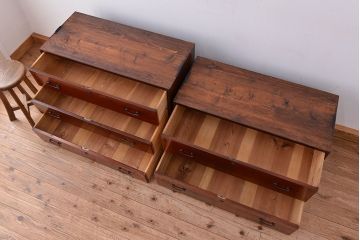 アンティーク家具　☆アンティーク　とてもきれいな二段重ね箪笥