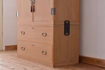 アンティーク家具　アンティーク　桐三段重ね箪笥(桐箪笥、桐たんす)