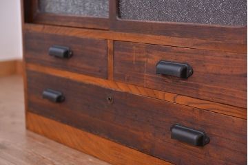 レトロ家具　昭和レトロ　古い木のダイヤガラス収納棚(食器棚)