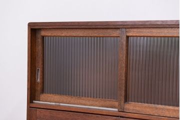 アンティーク家具　アンティーク　収納力抜群!モールガラス引き戸の鉄脚ライティングビューロー