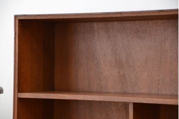 レトロ家具　1970年代レトロなデザインの飾り棚(本棚)