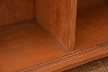 レトロ家具　1970年代レトロなデザインの飾り棚(本棚)