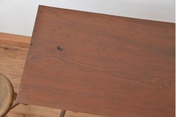 アンティーク家具　アンティーク　天板古材の小振りな鉄脚テーブル(鉄足、机、在宅ワーク、在宅用テーブル、作業台、デスク)