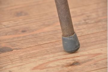 アンティーク家具　アンティーク　天板古材の小振りな鉄脚テーブル(鉄足、机、在宅ワーク、在宅用テーブル、作業台、デスク)