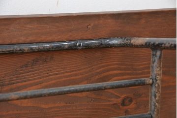 アンティーク家具　アンティーク　天板古材の小振りな鉄脚テーブル(鉄足、机、在宅ワーク、在宅用テーブル、作業台、デスク)
