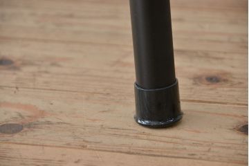 アンティーク家具　アンティーク　天板古材の大振りな鉄脚デスク(作業台・机・裁ち板)