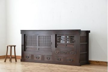 アンティーク家具　古民具・骨董　重厚な六尺水屋箪笥サイドボード上段(収納棚・食器棚)