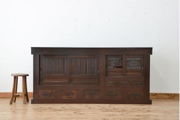 アンティーク家具　古民具・骨董　重厚な六尺水屋箪笥サイドボード上段(収納棚・食器棚)