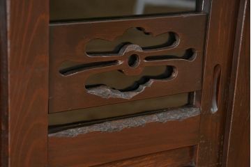 アンティーク家具　古民具・骨董　重厚な六尺水屋箪笥サイドボード上段(収納棚・食器棚)