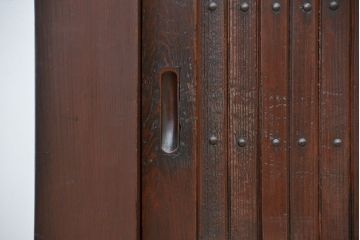 アンティーク家具　古民具・骨董　重厚な六尺水屋箪笥サイドボード下段(収納棚)