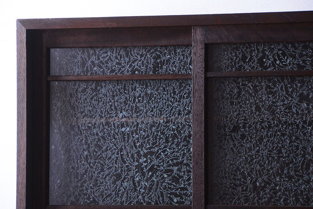 レトロ家具　昭和レトロ　結霜ガラス入り!脚付きアンティーク収納棚