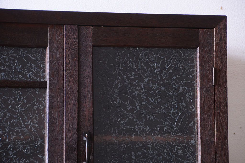 レトロ家具　昭和レトロ　結霜ガラス入り!脚付きアンティーク収納棚