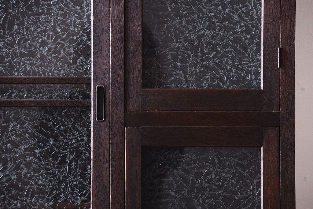 レトロ家具　昭和レトロ　結霜ガラス入り!脚付きアンティーク収納棚